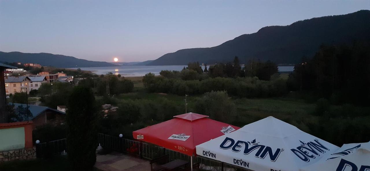 Family Hotel Panorama Сырница Экстерьер фото