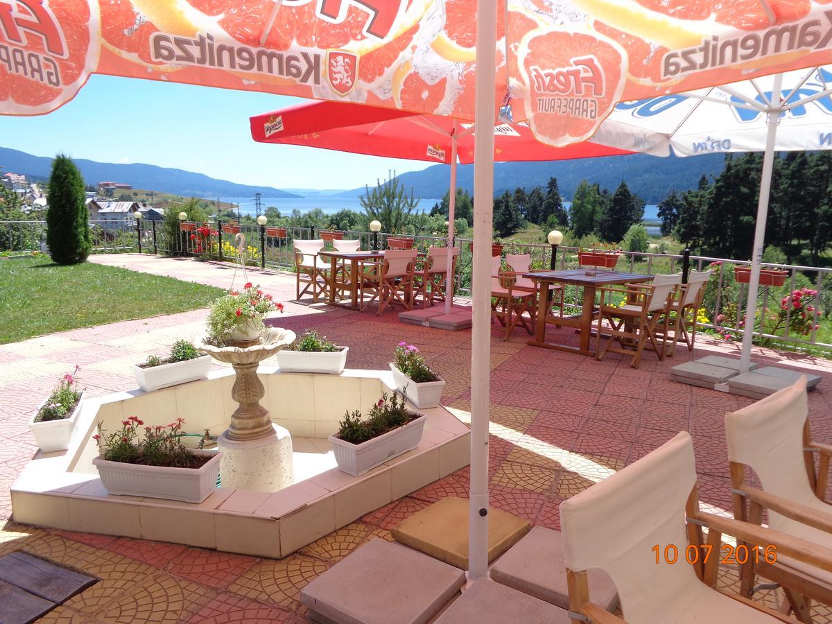 Family Hotel Panorama Сырница Экстерьер фото