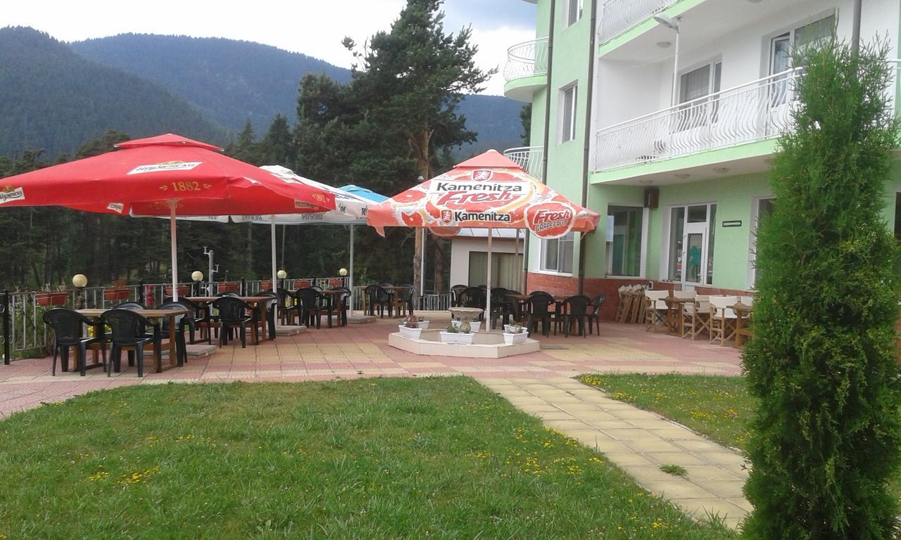 Family Hotel Panorama Сырница Экстерьер фото