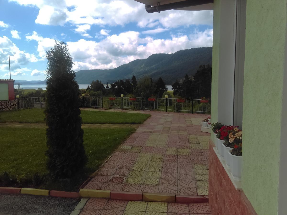 Family Hotel Panorama Сырница Экстерьер фото