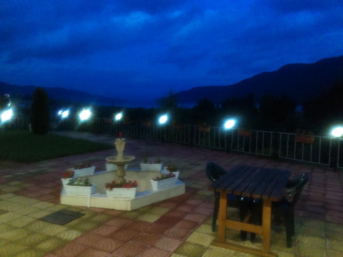 Family Hotel Panorama Сырница Экстерьер фото
