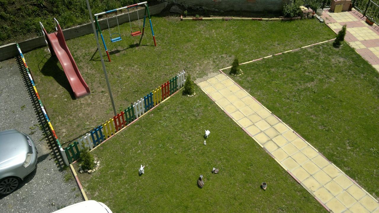 Family Hotel Panorama Сырница Экстерьер фото